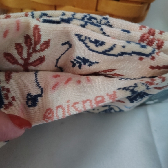 🍯Disney Winnie The Pooh Crew Socks - Picture 5 of 6